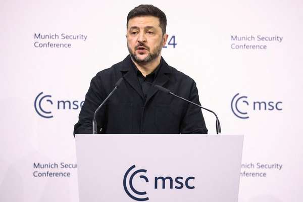 زلنسکی از پیام آمریکا مبنی بر تحقق سریع صلح در صورت عقبنشینی کییف از دونباس خبر داد