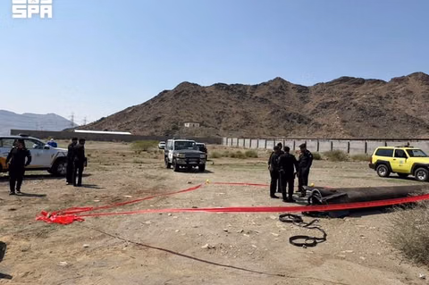 حوثیها از حمله به خط لوله نفت عربستان سعودی و فرودگاه ریاض خبر دادند