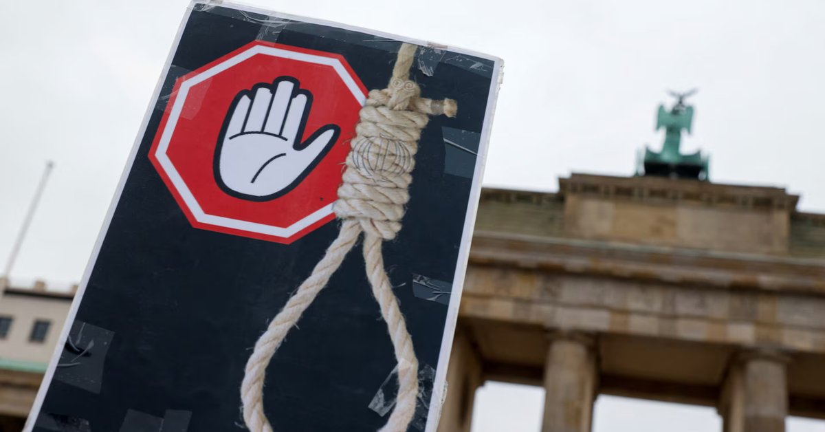 Tehran prosecutor takes legal action against opponents of executions