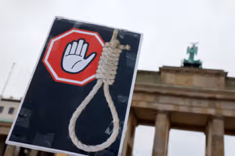 Tehran prosecutor takes legal action against opponents of executions