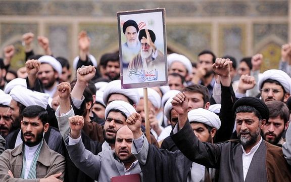 محمد اشرفی اصفهانی: سال ۱۴۰۱، برخی طلبهها با قمه و چاقو مردم را میزدند