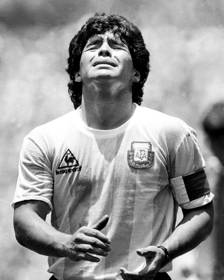 بازی دوستانه بارسلونا و بوکاجونیورز به یاد مارادونا در عربستان سعودی