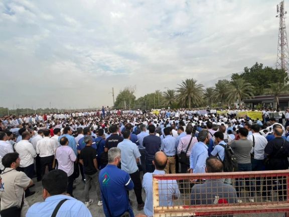 Workers protest at Iran's South Pars Gas Complex, November 6, 2024.