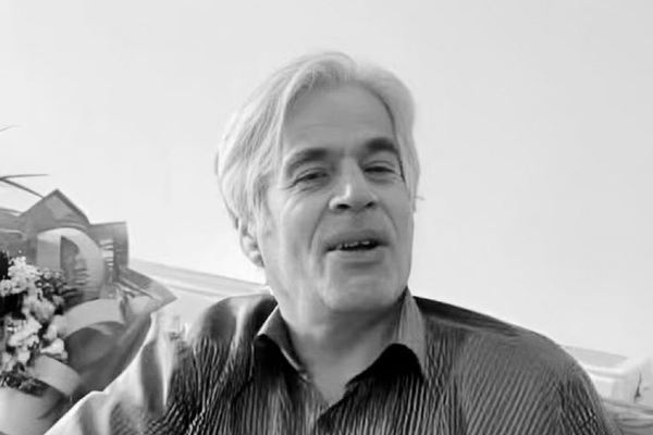 سجين سياسي إيراني يدعو إلى إحداث إرباك في كل مكان لـ"اقتلاع أخطبوط" النظام