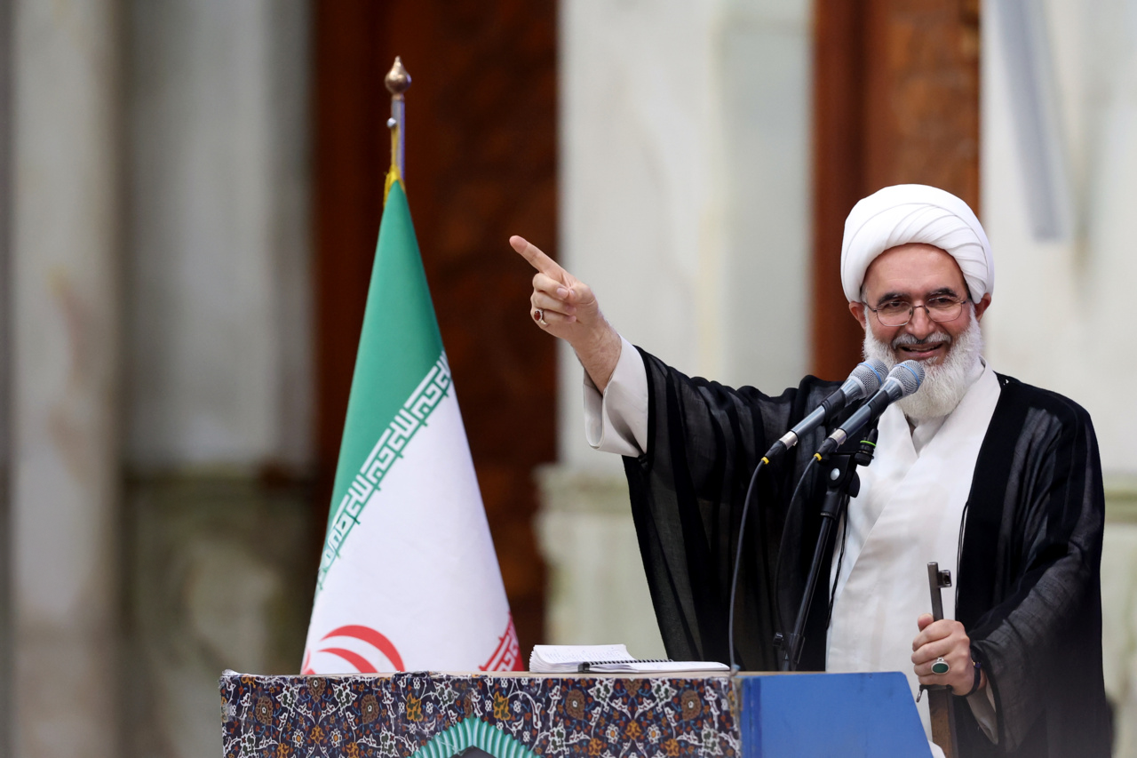 امام جمعه موقت تهران: نخبگان پیشنهادهای خود را درباره بازنگری در دکترین هسته&zwnj;ای ارائه کنند