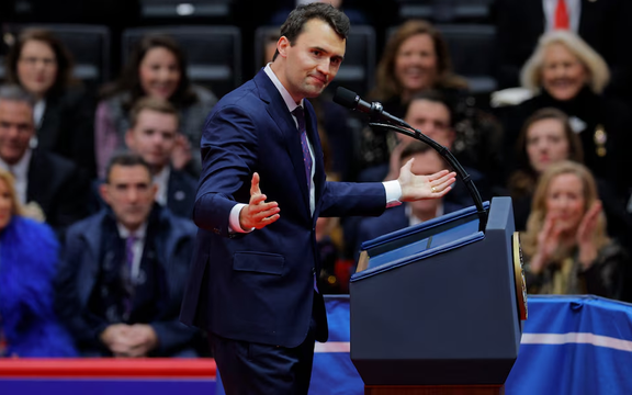 فرماندار یوتا بازداشت قاتل چارلی کرک، فعال راستگرای آمریکا و حامی ترامپ، را تایید کرد