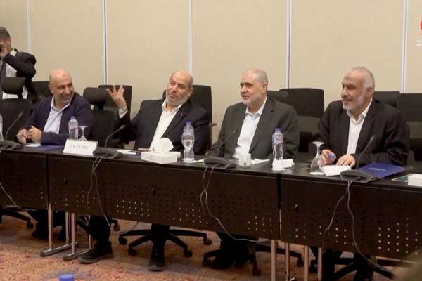 در آستانه صلح غزه؛ لبخند مقامهای ارشد حماس در نشست با میانجیها