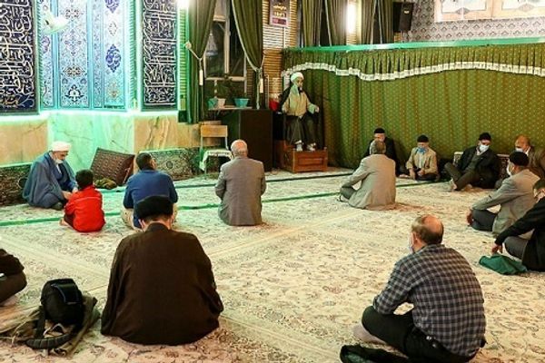 مدیرعامل خبرگزاری ایسنا:در بعضی مساجد فقط جمعی سالمند حضور دارند