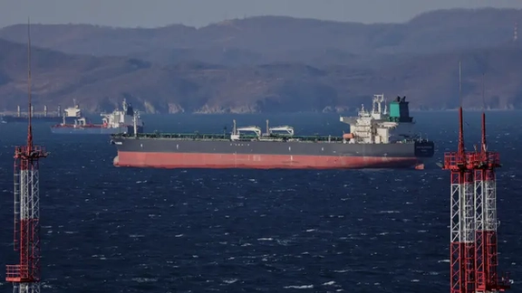 ترامب يسعى لتقليص صادرات إيران النفطية إلى الصين.. وبكين: التعاون "شفاف وقانوني"