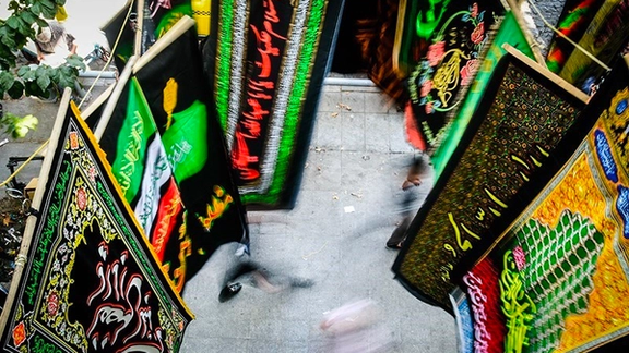 خبرگزاری فارس از بازداشت دو نفر در اصفهان به اتهام آتشزدن پرچمهای محرم خبر داد