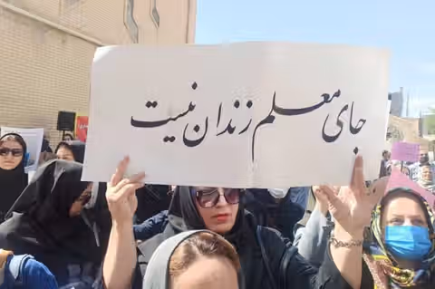 شش فعال صنفی حین عیادت از یک معلم در نورآباد ممسنی بازداشت شدند