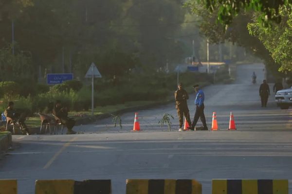 وزیر خارجه پاکستان از پایان محدودیتهای ترافیکی در منطقه قرمز اسلامآباد خبر داد