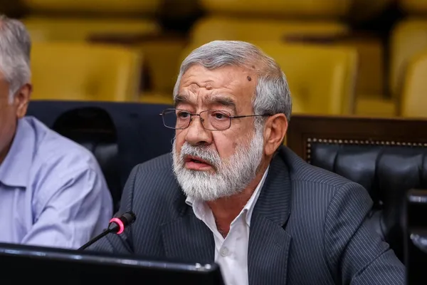 غضنفری، نماینده تهران: اگر آمریکا به ایران تعرض کند، ما هم واشینگتن را میزنیم