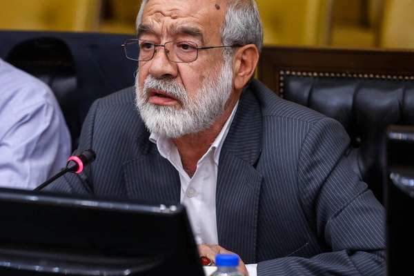 برلماني إيراني: روسيا مستعدة لمنحنا أسلحة نووية
