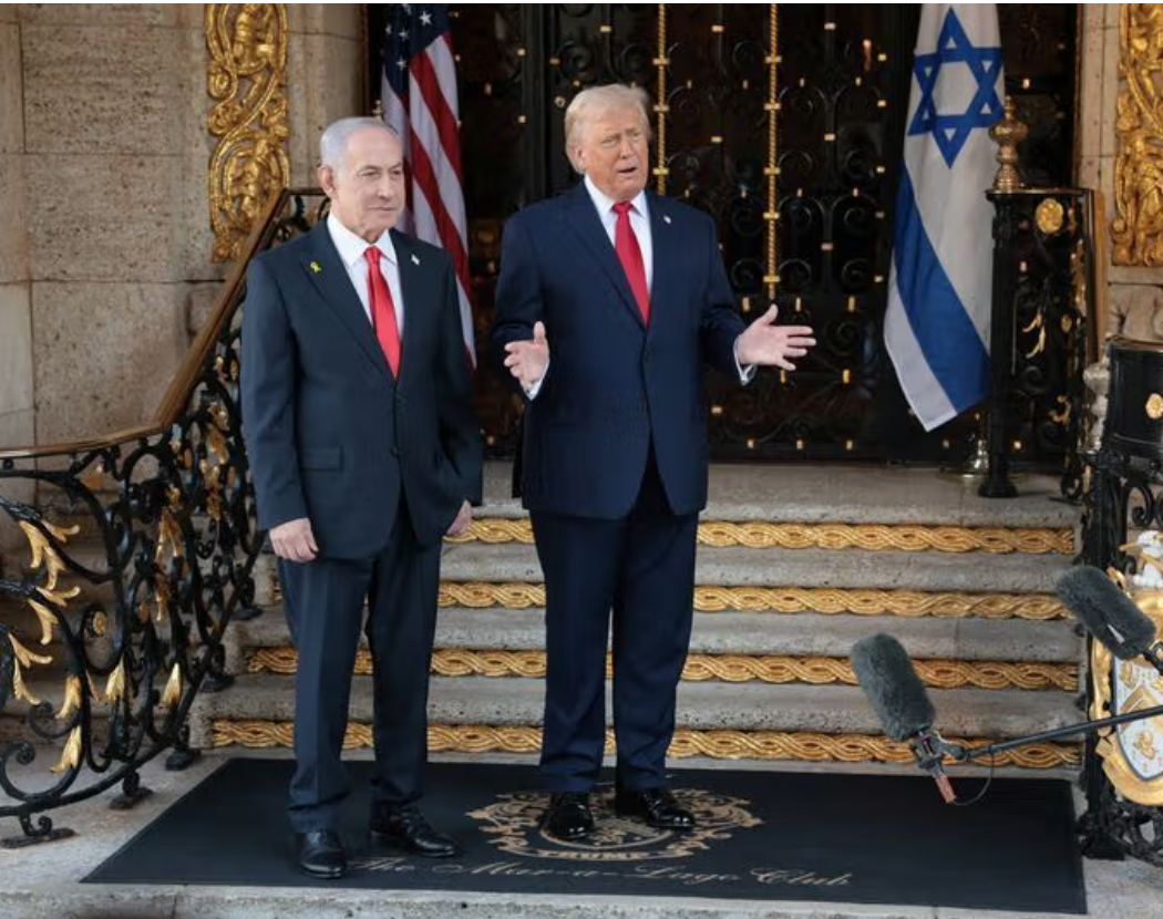 أسوشيتد برس: بحث خيار اتخاذ إجراء عسكري ضد إيران خلال لقاء ترامب ونتنياهو