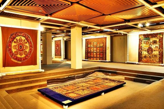 تداوم اظهارات ضدونقیض درباره فرشهای ناپدیده شده سعدآباد؛ انتقال فرشها به موزه تکذیب شد