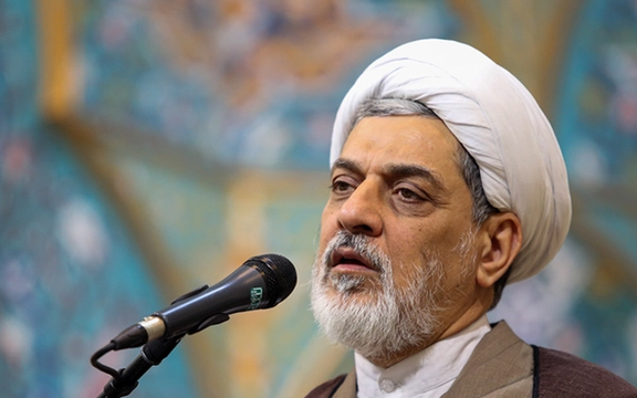 استاد حوزه علمیه: دو سوم مساجد کشور امام جماعت فعال ندارند