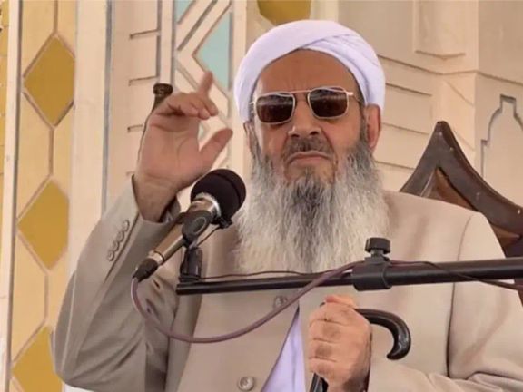 خطيب أهل السُّنة يدعو إلى إيقاف "حرب الشوارع" ضد النساء في إيران وإلغاء حكم إعدام "صالحي"