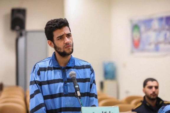 Amirali Mirjafari during a court hearing in Tehran
