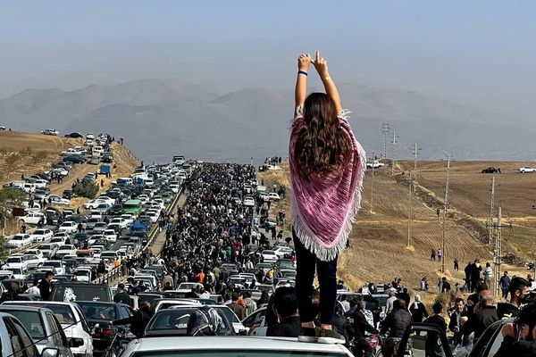 US Awards Madeleine Albright Prize To Iranian Women Protesters