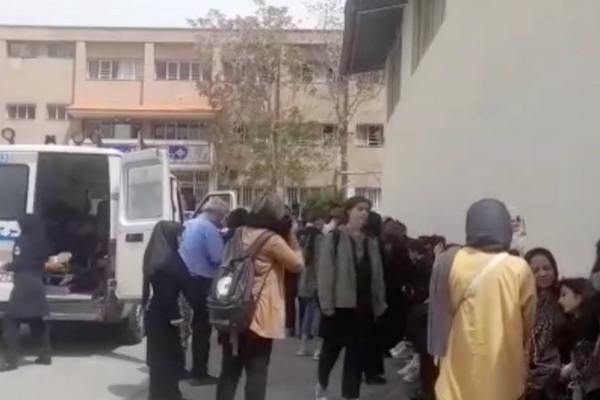 استمرار الهجمات الكيماوية على مدارس البنات في طهران ومدن إيرانية أخرى.. وإضراب في كردستان