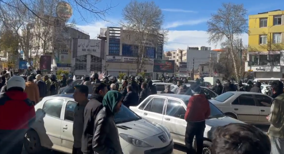 مردم اصفهان، کرمانشاه و فسا در چهارمین روز اعتراضات تجمع کردند
