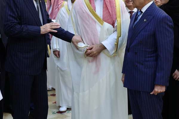 "كيهان" الإيرانية تهاجم اتفاق مكة وتشكك في قدرة باكستان على مواصلة دور الوسيط