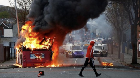 اعتراض به تجاوز جنسی در ایرلند شمالی به خشونت کشیده شد