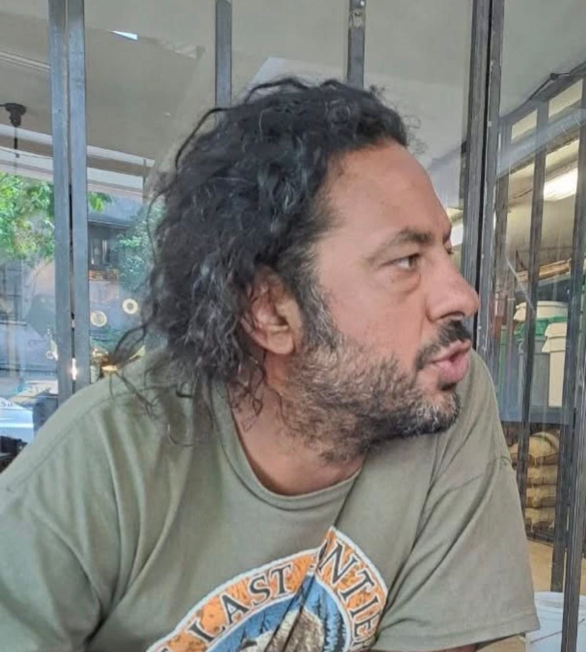 نادر پورمهین، بازیگر سینما و تئاتر، روز ۱۸ دی در جزیره قشم بازداشت شده است