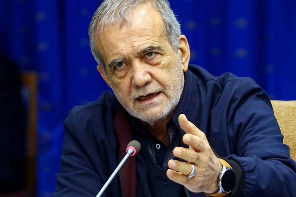 الرئيس الإيراني: لا يمكن حل المشكلات بالشعارات ولا الإصلاح بالادعاءات