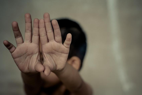 55 في المائة من الفتيات يتعرضن للتعنيف.. تحذيرات من تصاعد العنف المجتمعي في إيران