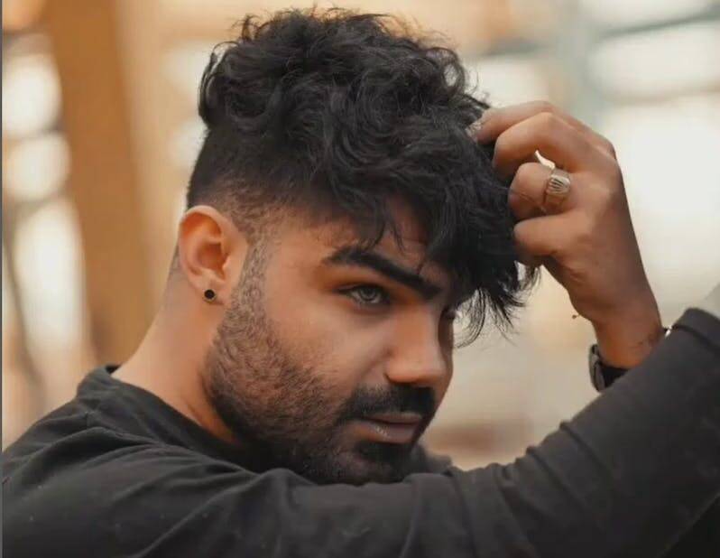 "العفو الدولية" تحذر من "خطر إعدام" المتظاهر الإيراني سامان ياسين بعد نقله لسجن رجائي شهر