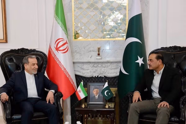 العربیه: عراقچی برای دیدار با نمایندگان ترامپ از تهران چراغ سبز نگرفت