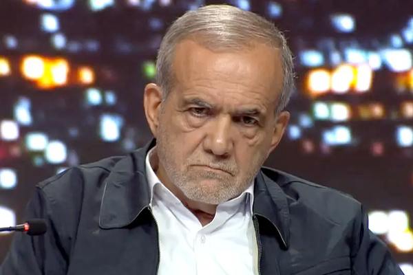 قلق المرشح الإصلاحي من قرار قد يتخذه موسوي وتاج زاده بمقاطعة الانتخابات الإيرانية