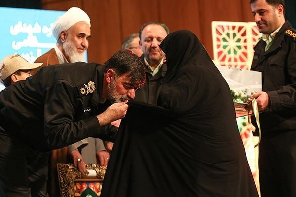 قائد الشرطة الإيرانية: إذا تركنا "الحجاب" فإننا نظلم الشهداء