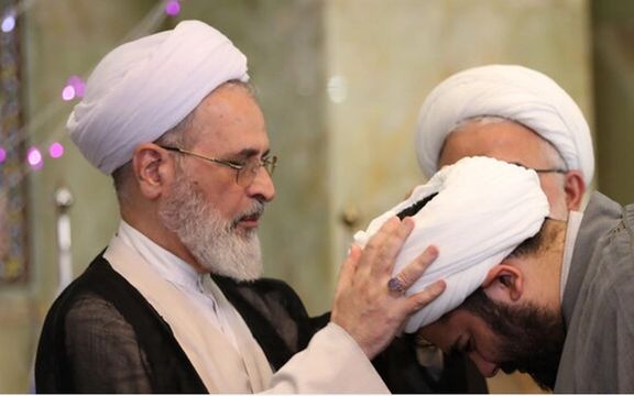 مدیر حوزههای علمیه: عمامه نماد هویت ایران است