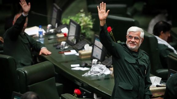 عارف سابقه طرح مواضع چالشی علیه خامنهای و حکومت را ندارد