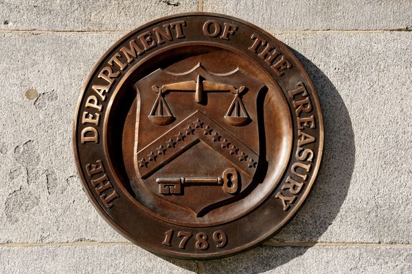 US levies secondary sanctions on Iran banking networks