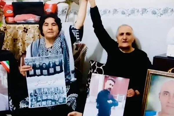 میلاد محمدی: نگرانیم، هیچ اطلاعی از وضعیت مادرم نداریم