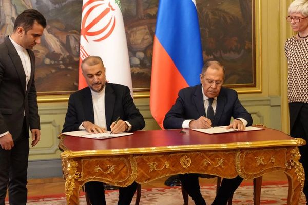 Russia, Iran Officially Join Hands Against Western Sanctions