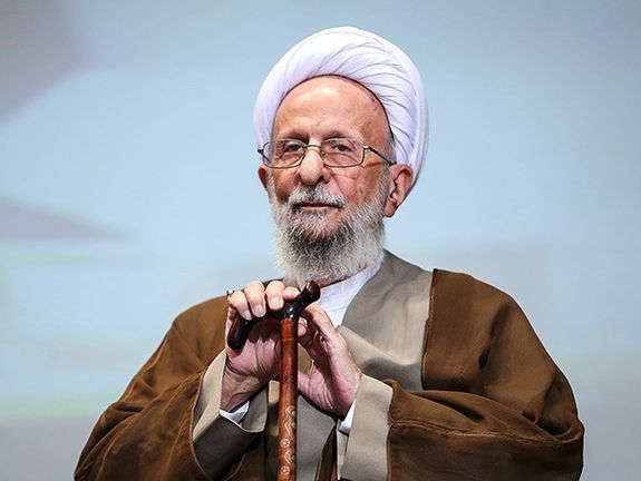 عضو مجمع تشخیص مصلحت نظام: بسیاری از کتابهای مصباح یزدی باید به کتاب درسی تبدیل شود