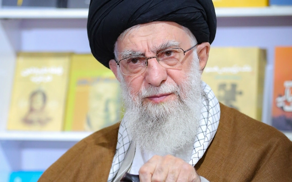 خامنهای: خیلی از ماها تا کسی از ما انتقاد میکند یا دلمان میشکند یا بدمان میآید