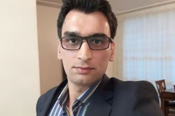 بیژن کاظمی، زندانی سیاسی، در اعتراض به خشونت ماموران وزارت اطلاعات اعتصاب غذا کرده است