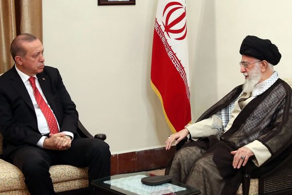 مسؤول استخباراتي إسرائيلي سابق: إيران وتركيا تحوّلتا إلى تهديدات خطيرة للمنطقة