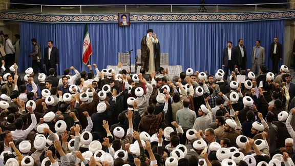 بسبب فتاوى تحض على قتل ترامب.. مطالبات أميركية بعقوبات على رجال الدين الإيرانيين