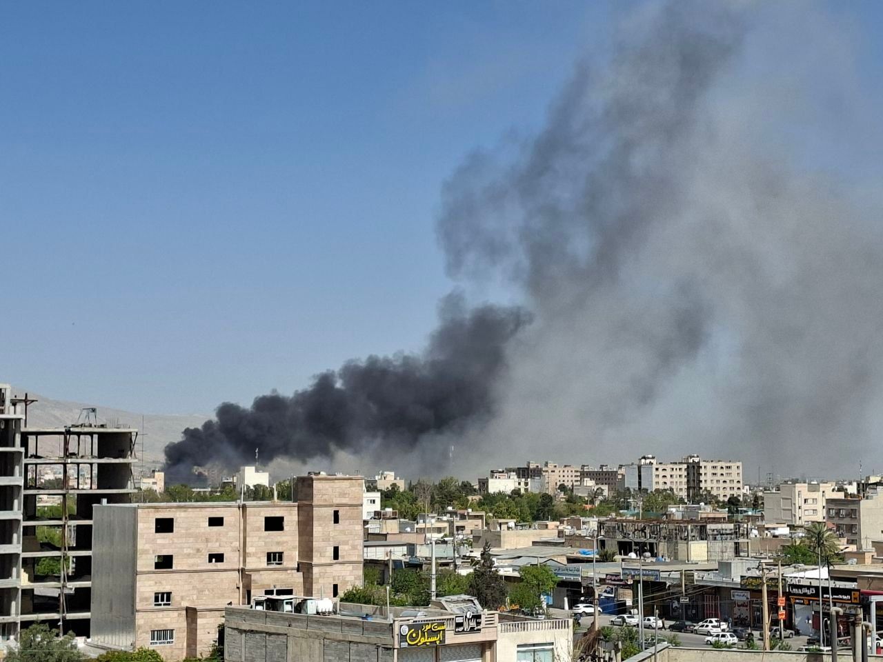 تداوم حملات به ایران در روز دوشنبه؛ عسلویه، شیراز، مشهد و چند شهر دیگر هدف قرار گرفتند