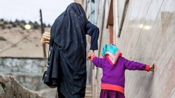 از فروش یخچال و فرش تا خرید کفش قسطی؛ روایت زنان سرپرست خانوار از بحران معیشت
