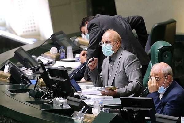 Iran Lawmakers Criticize Runaway Cost of Living 'Tsunami'