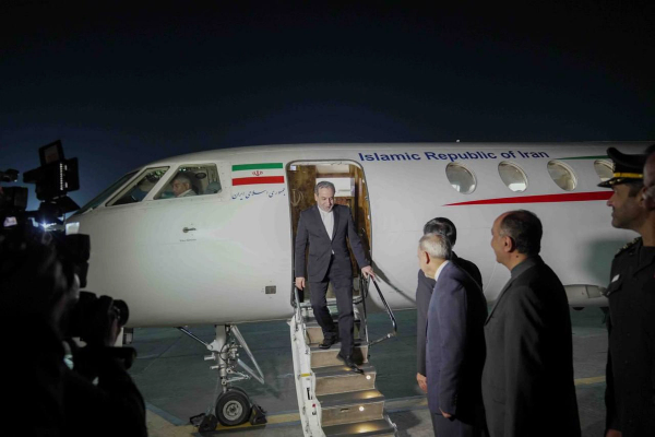 عباس عراقچی برای از سرگیری مذاکرات با آمریکا وارد اسلامآباد شد