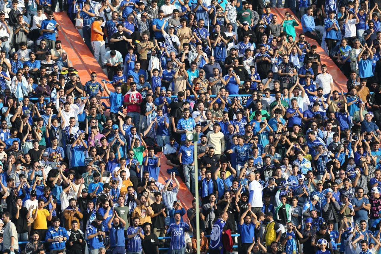 به‌دلیل توهین به پرسپولیس؛ لیدر استقلال از حضور در استادیوم‌ها محروم شد